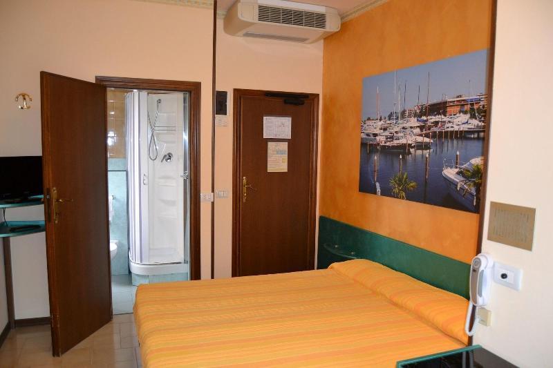 Hotel Marselli Rimini Exterior photo